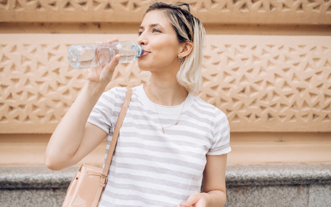 En el Día de la Hidratación que se celebra cada 23 de junio, recordamos la importancia y ventajas de beber agua mineral natural.