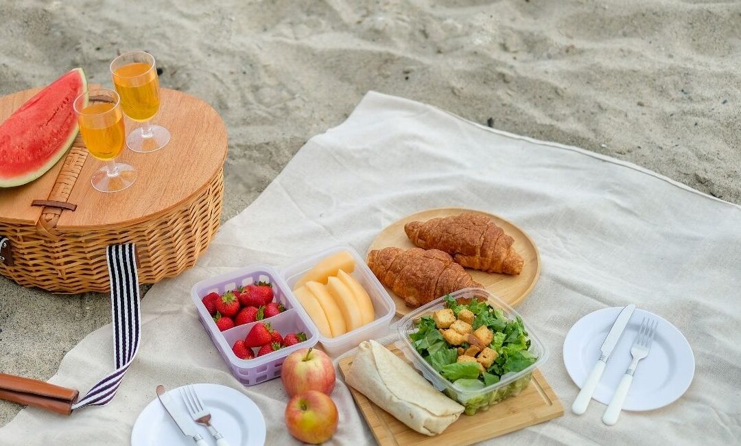 Complementa tu experiencia con unos snacks para llevar a la playa y la piscina, que puedes encontrar en máquinas expendedoras